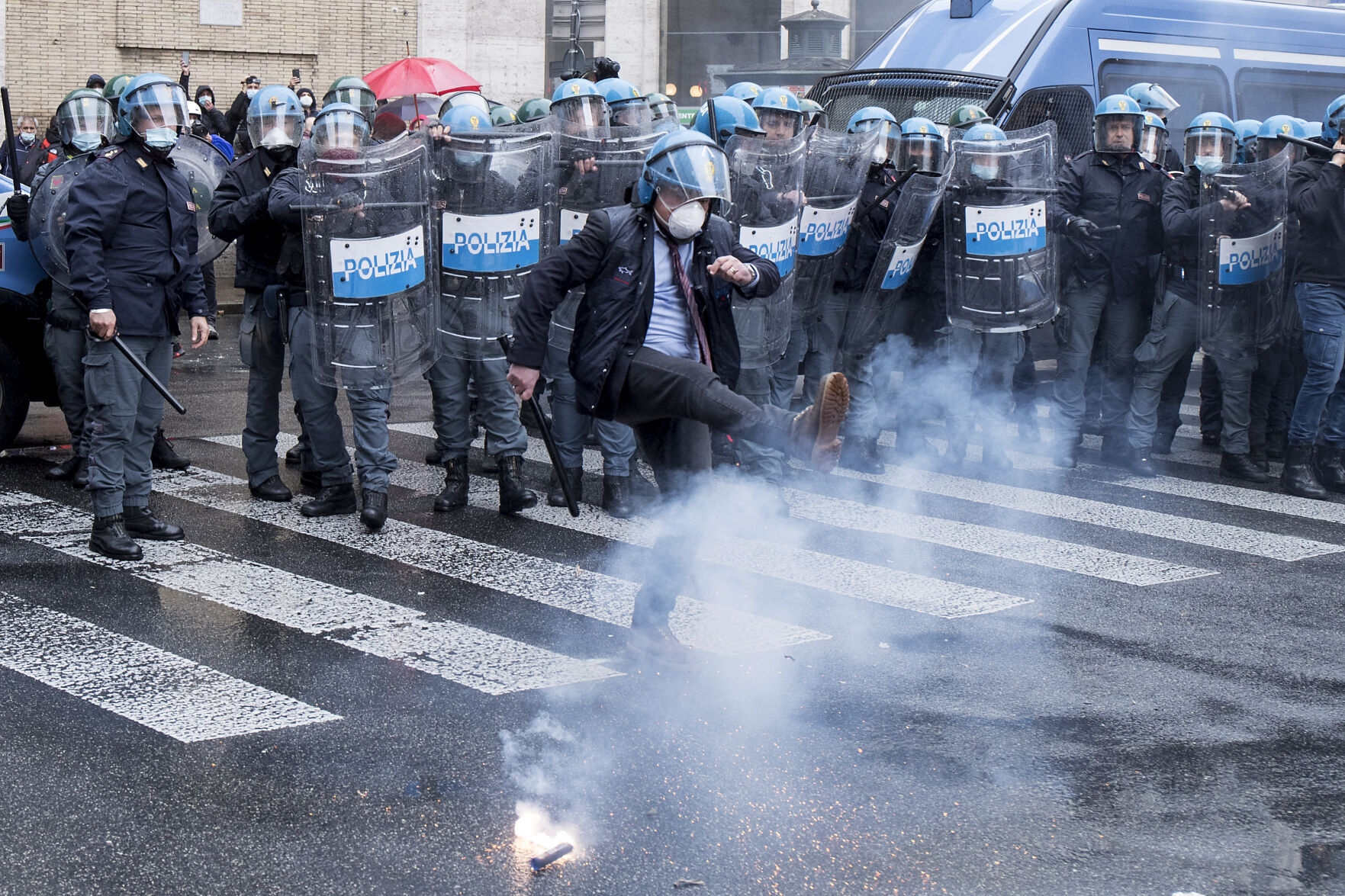 APTOPIX Virus Outbreak Italy Protest